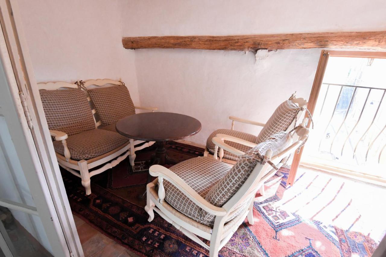 La Cachette Du Comte Bed & Breakfast Montfort-sur-Argens Bagian luar foto